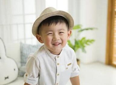易姓男孩取名大全有内涵